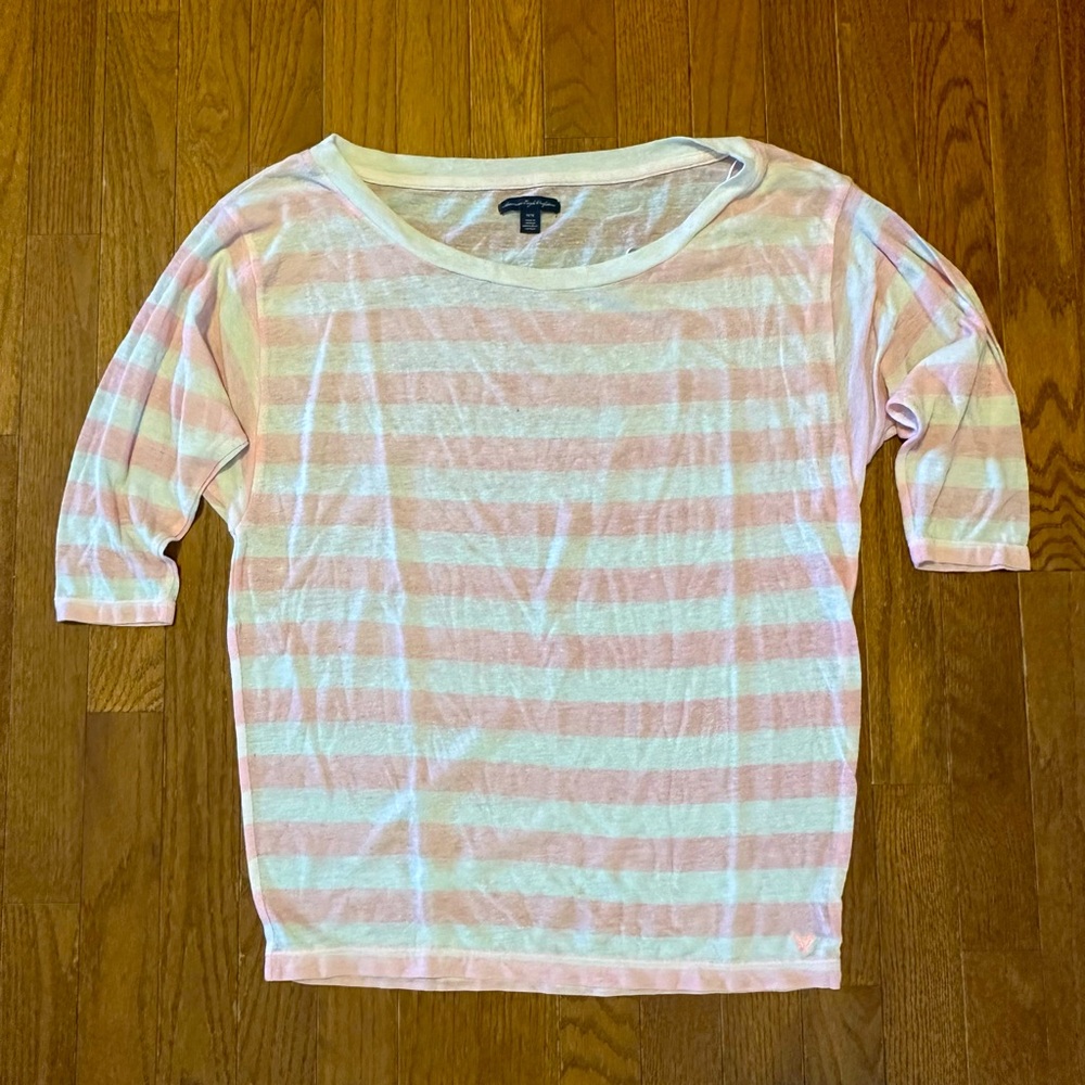American‎ Eagle women’s lightweight top
